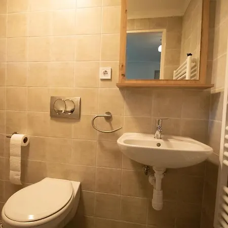 King Kong Kapitany Vendeghaz * Fonyód