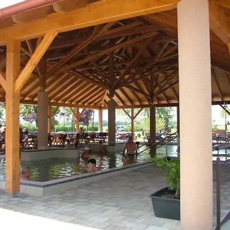 King Kong Kapitany Vendeghaz