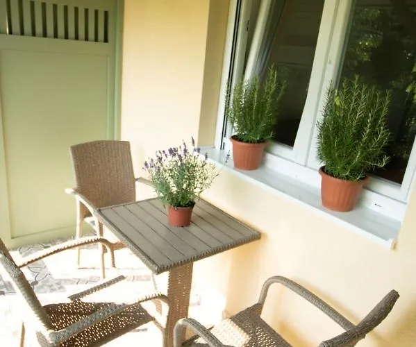 King Kong Kapitany Vendeghaz Appartement