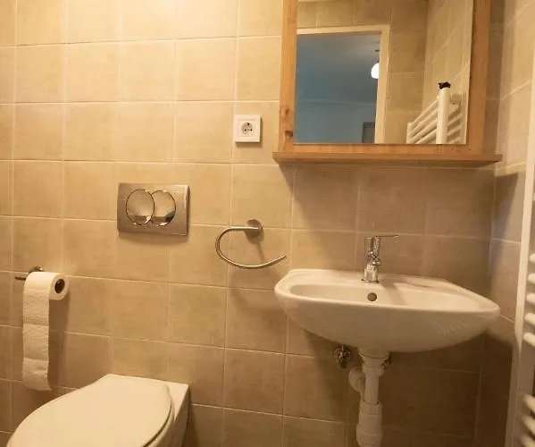 King Kong Kapitany Vendeghaz * Fonyód