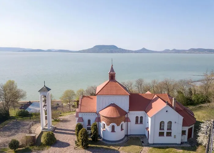 King Kong Kapitany Vendeghaz Appartement