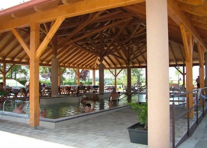 King Kong Kapitany Vendeghaz